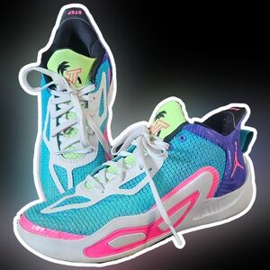 Air Jordan Youth Basketball shoes Tatum Size 7Y